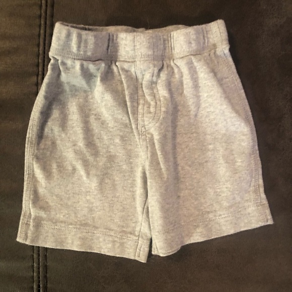 3 Pairs of Shorts, Carters & Thomas the Train - Picture 6 of 11